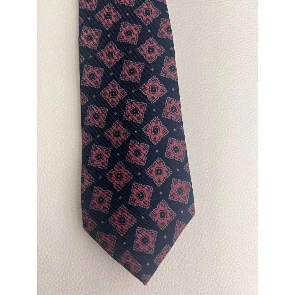 Jos A Bank Premier Collection Navy Pink Geometric Pattern Silk Necktie
